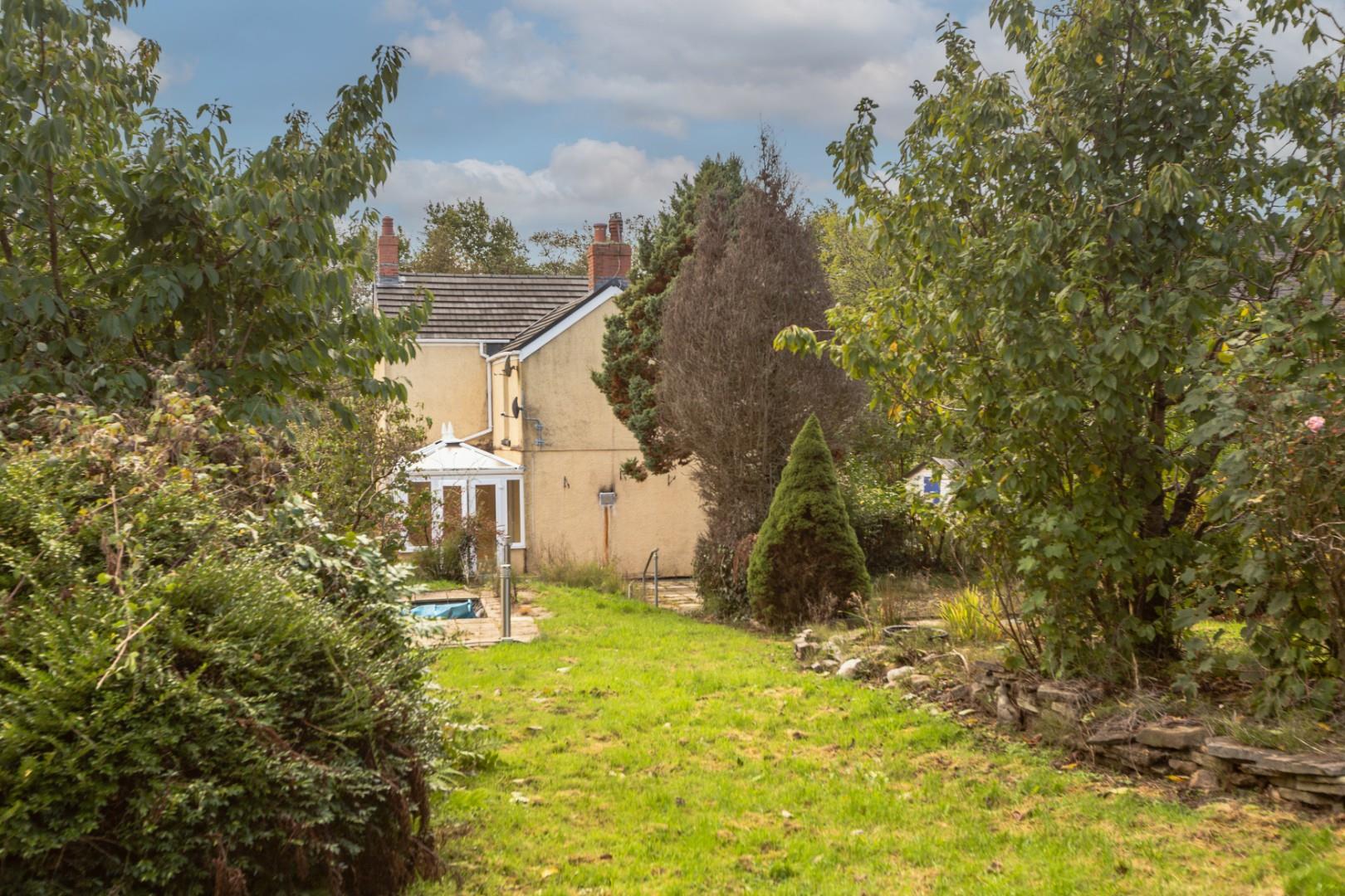 Dukefield, Three Crosses, Swansea, SA4 3PS